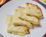 チーズナン Cheese Naan（Indo Asian Restaurant BarHimalaya）