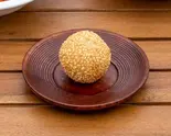ゴマ団子2個 Sesame Dango(2)（究極の麻婆豆腐専門店 南京町 花梨麻婆飯店）