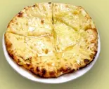 ハニーチーズナン (Honey cheese naan)（SAKURA インド＆ネパール レストラン）