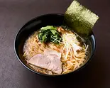辛 豚骨醤油らーめん（家系らーめん 金井家）