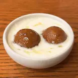 Gulab jamun yogurt 2pc( グラブザムン ヨーグルト2pc)（ディープ インド料理）