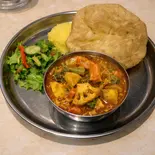 野菜カレーセット(【アジアンスパイスカレー専門店】 SURYA スーリヤ)