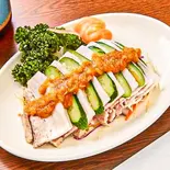 茹で豚のニンニクソースかけ Boiled Pork with Garlic Sauce(ニイハオ 大井町店)
