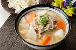 定番豚汁うどん（具だくさん豚汁 まんぷく豚兵衛）