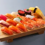 【茶月】サーモン&えびメガ盛(茶月 三宮南店)