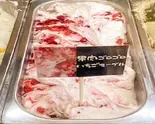 ジェラートシングル果肉ゴロゴロいちごマーブル（イタリアンレストラン トリコローレ）