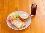 モーニングBセット(トースト・スパゲティ・サラダ・目玉焼き・ドリンク)（珈琲通）