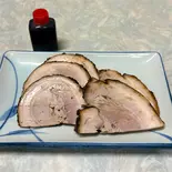 【単品】自家製チャーシュー(5枚) おかずのみ※たれ1個 (30ml) 付き（伊勢屋食堂(淀橋市場内)）
