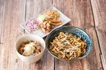 濃厚煮干しまぜそば＆極上レアチャー丼セット（麺屋綴が作る究極のまぜそば）