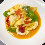 イカと野菜のピリ辛サテ炒め MỰC XÀO SATE（KOIベトナムフォー）