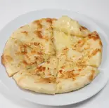 ガーリックチーズナン Garlic Cheese Nan（インドネパール料理アロマ）