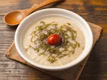 (食欲がない方へ)161kcal  とてもさっぱり！もずく酢粥(生もずく・黒酢)  梅干付（風邪・胃腸炎の回復に お粥小屋 健康お粥専門店）