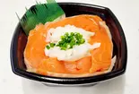 サーモンえんがわ丼Salmon and engawa bowl（海鮮丼’z 駒込店）