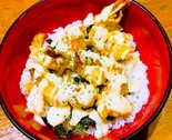 ぷりえび天丼の特製マヨソースがけ（餃子工房 ちびすけ 東心斎橋店）