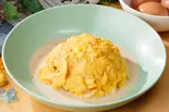 【特製ホワイトソース添え】ふわとろオムライス ～Fluffy omelette rice with white sauce～（オムライスとフレンチトーストの店 たまごの島）