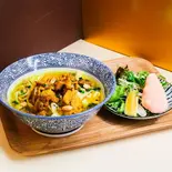 チキンミークアンChicken MÌ QUẢNG(Vietnamese Noodle)（バインミーシンチャオ中野店）