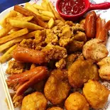 揚げ物セット・唐揚げ(4個)＆フライドポテト(200g)＆ 粗挽きソーセージ(5本)（明洞본죽＆비빔밥 ビビンバと本格スンドゥブ 北千住店）