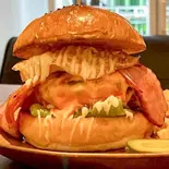 【人気No.1】Wings Burger ウィングスバーガー(ポテト付き)（Wings Burger）