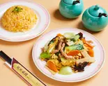 チャーハンと豚肉キクラゲ玉子炒めプレート（萬来仙閣）