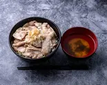 岩中豚のさっぱりおろし豚バラ丼（Soulmate Beach）
