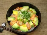 サーモンポキ丼(笹互 綾瀬店)