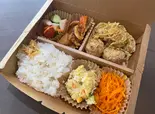 生姜麹香るオートミール入り鶏団子+副菜4品(ご飯付き)(ALUCK)