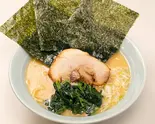 【生麺】ラーメン(薬味ネギ、ほうれん草、のり3枚、チャーシュー1枚)（横浜家系ラーメン極上家 弘明寺店）