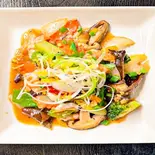 tôm cào thập cẩm エビとミックス野菜炒め（ベトナム料理カキフォートルクアン）
