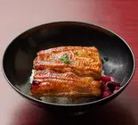 うな丼弁当(上)(新宿うな鐵デリバリー)