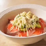 サーモンのポキ丼(サーモンアボガド丼)（鳥たたき丼専門店 鳥姫）