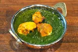 ほうれん草チキンカレー/Sag Chicken Curry（ロイヤル イン）