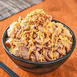 チーズガリバタ豚丼肉大盛 (お肉400g) Garlic Butter Pork Rice Bowl with Cheese (L, 400g Meat)（激盛り豚丼 メガトン 江古田店）