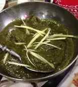 ほうれん草カレー Spinach Curry（カラチの空）