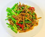 牛肉とニンニクの芽炒め（中国家常菜 祥龍房）