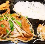 豚レバとニラ、もやし炒める弁当（旺華楼）