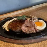 ☆黒毛和牛すき焼きのハンバーグダブル単品(ご飯なし)（君のハンバーグを食べたい 則武新町店）