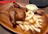 【Combo2】1/2 Pollo a la Brasa con Papas Fritas/ハーフロティサリーチキン+フライドポテト（Lima Grill ペルー料理）