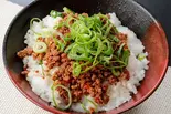 ミニ台湾ミンチ丼（具だくさん豚汁 まんぷく豚兵衛）