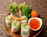 海老とアボカド巻き Shrimp and Avocado Wrap（アジアン屋台 チャオサイゴン パリバール 中野坂上店）