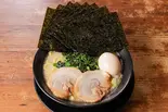 スペシャルとんこつ塩ラーメン（横浜家系ラーメン武骨家鶴見店）