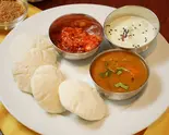 Idli Sambar イドリ サンバー(4 Pc)(ニルワナム 南インド料理レストラン 銀座店 Nirwanam North-South Indian Restaurant Ginza)