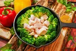 ブロッコリーとしっとり鶏胸肉のサラダ(100g + 100g)（ヘルシー＆パワーサラダ サラダ大学 住吉校）