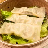 蒸し餃子(3個) steamed gyoza（けむり屋 なんば2号店）