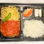 (3)トマトソースの手こねチーズハンバーグ弁当（キッチンきむら）