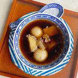 さつまいも胡麻白玉飴湯 (黑糖薑汁蕃薯湯圓)（蓮蓮Ren Ren 香港の料理）