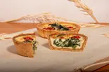 ほうれん草＆トマトのキッシュ（タルトリーアルベール巣鴨地蔵通り本店）