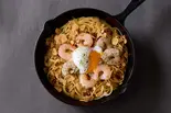 【ニンニク1.5倍】ガーリックシュリンプの温玉ペペロンチーノ Garlic Shrimp & Soft Boiled Egg Peperoncino(【ニンニク&絶品パスタ】漢のペペロンチーノ 上平間店)