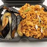Fry Nasu topping minced chicken over riceナスと鶏ひき肉のチャーハン（Wow！Herb Spice アダルサ八王子）