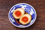 ⑦こだわり醬油漬け半熟味付け玉子 Seasoned Soft Boiled Okukuji Egg(麺人 雲林坊 門前仲町店)