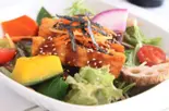 テンペの照り焼きサラダごはん（自然野菜レストラン 駒込ナーリッシュ）